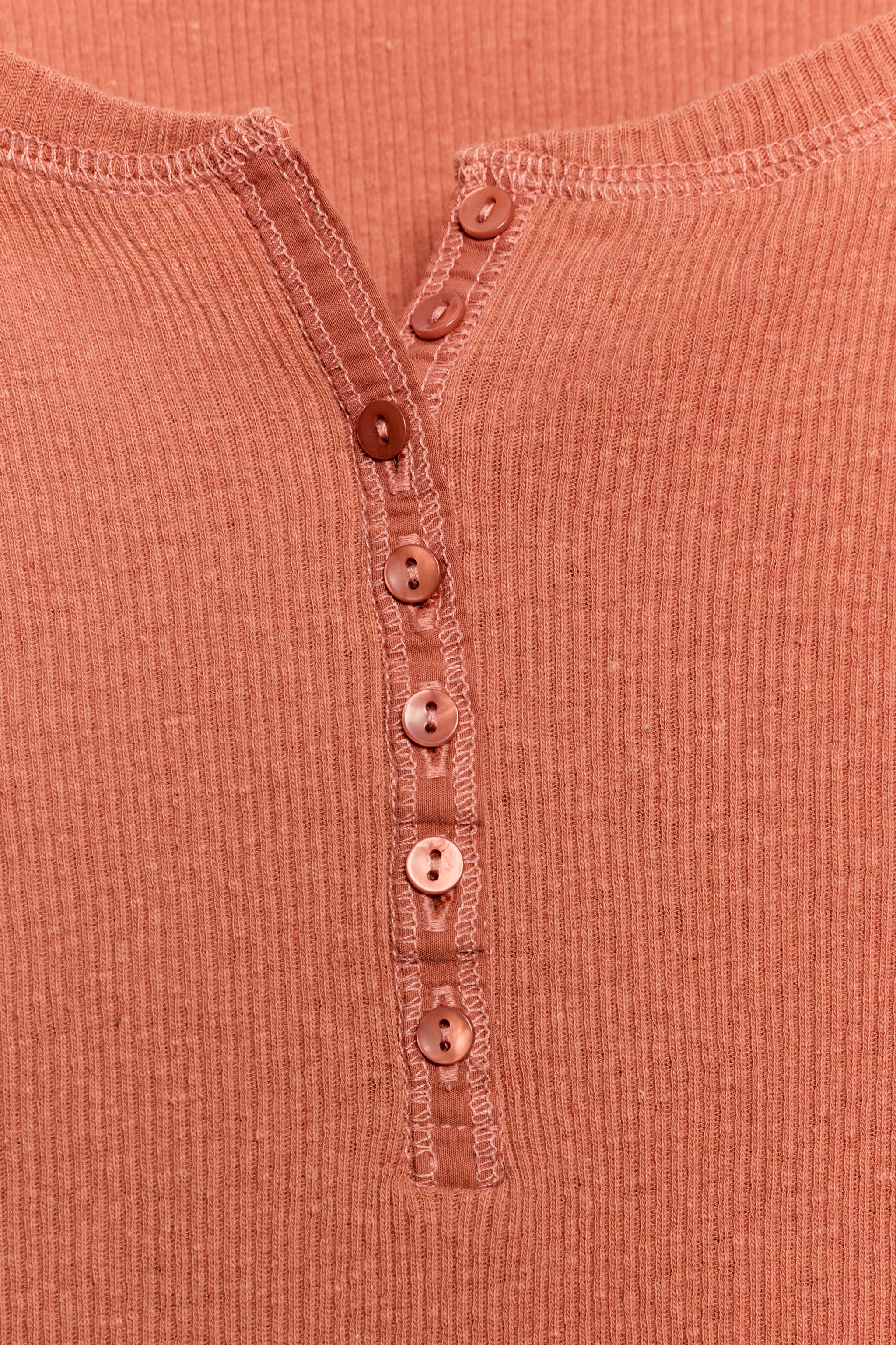 T-SHIRT À BOUTONS EN LIN
